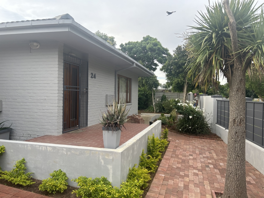 3 Bedroom Property for Sale in Roodeberg Western Cape